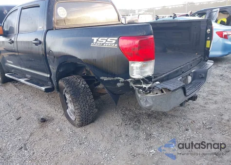 2011 Toyota Tundra Grade 5.7L V8 z USA, uszkodzony, nr VIN 5TFDW5F14BX197178